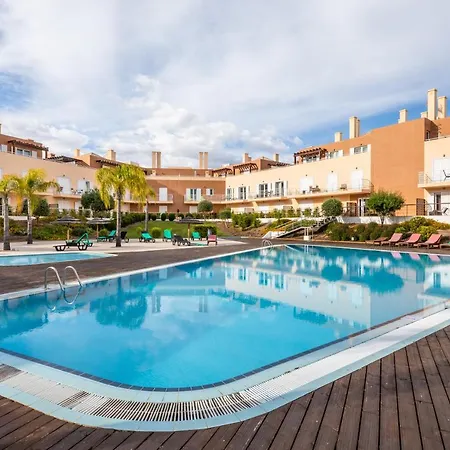Apartment House - Pool View *