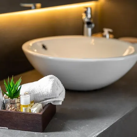 House - Pool View Apartman *